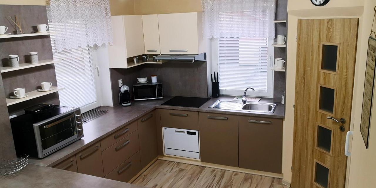 Apartmany Riviera A Chalupa Riviera Liptov, Besenova Luaran gambar