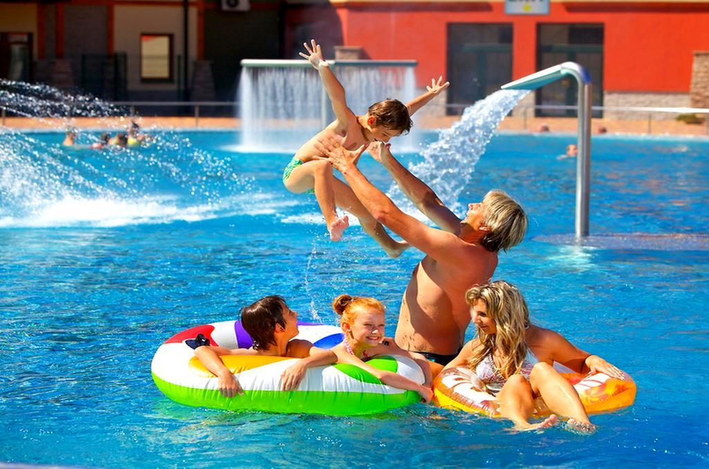 Apartmany Riviera A Chalupa Riviera Liptov, Besenova Luaran gambar