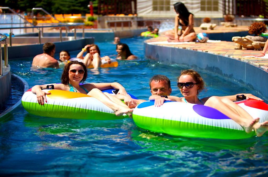 Apartmany Riviera A Chalupa Riviera Liptov, Besenova Luaran gambar